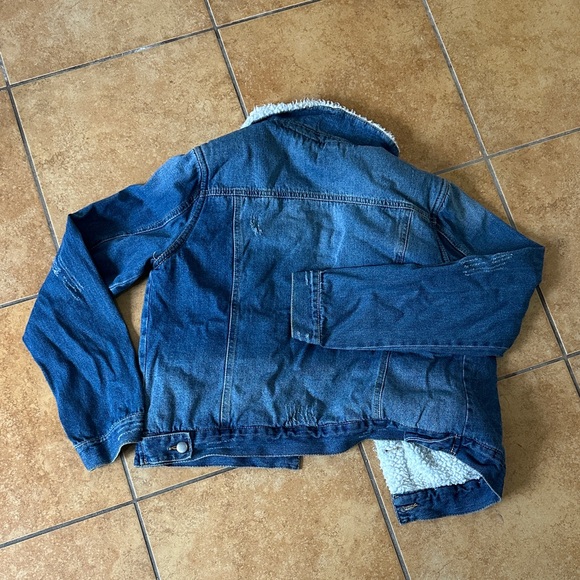 Hot Topic Blue Jean Jacket with White Sherpa Lining - Picture 2 of 5